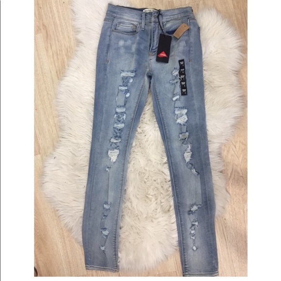 NWT RIPPED JEANS - Picture 1 of 3